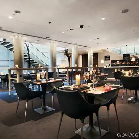 The Trafalgar St. James, London Curio Collection By Hilton 