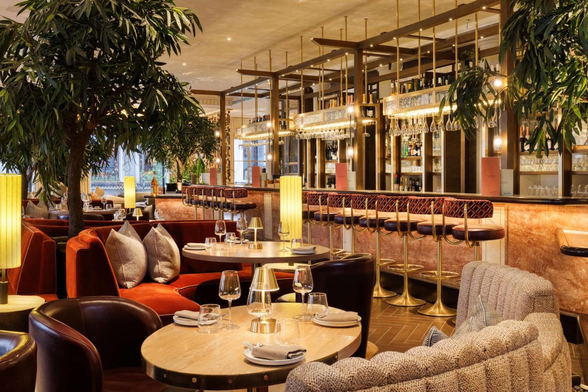 Hotel The Trafalgar St. James, Curio Collection By Hilton Londres