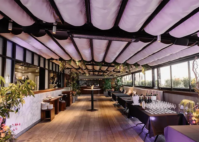 The Trafalgar St. James, London Curio Collection By Hilton
