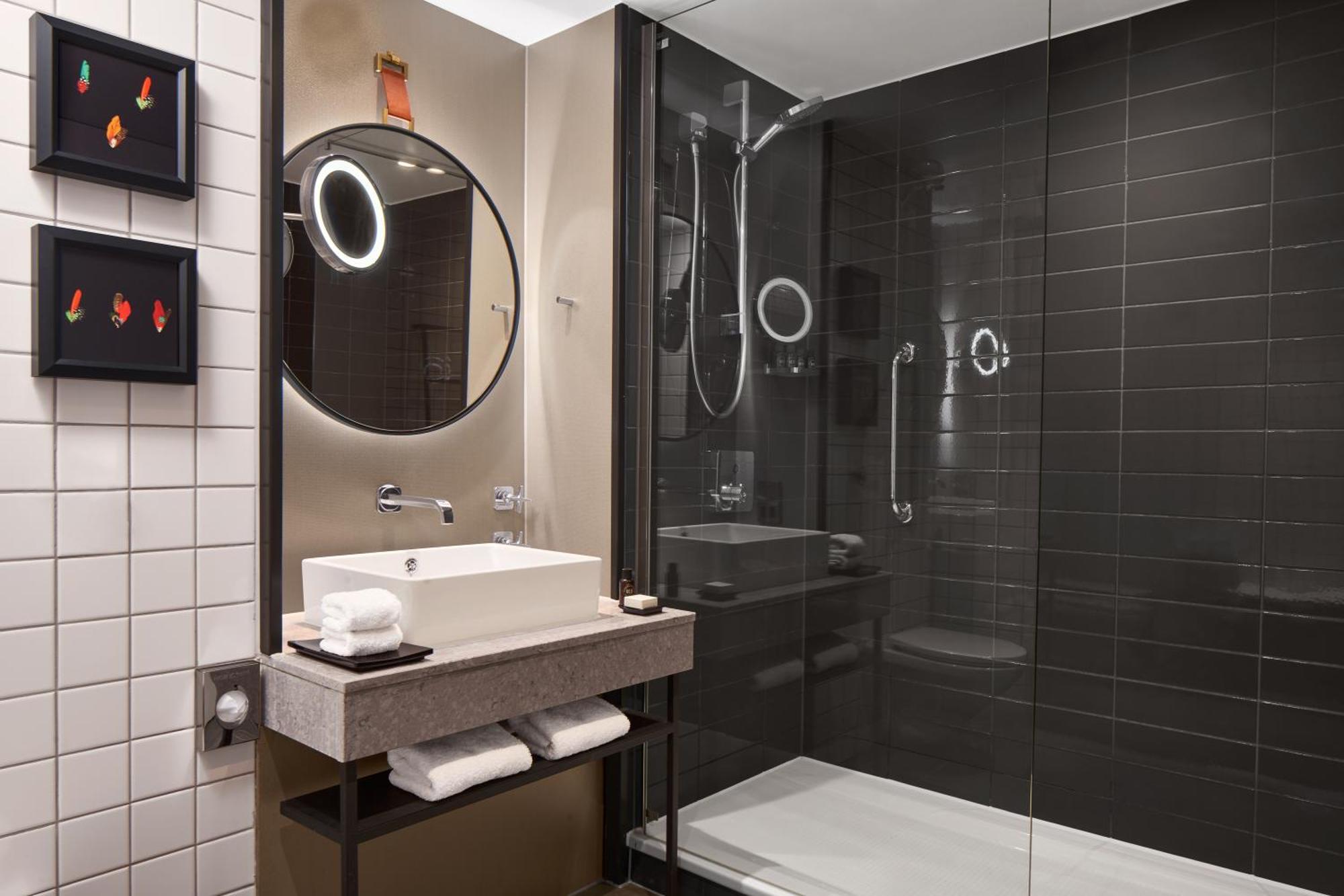 The Trafalgar St. James, Curio Collection By Hilton Hotel Londres