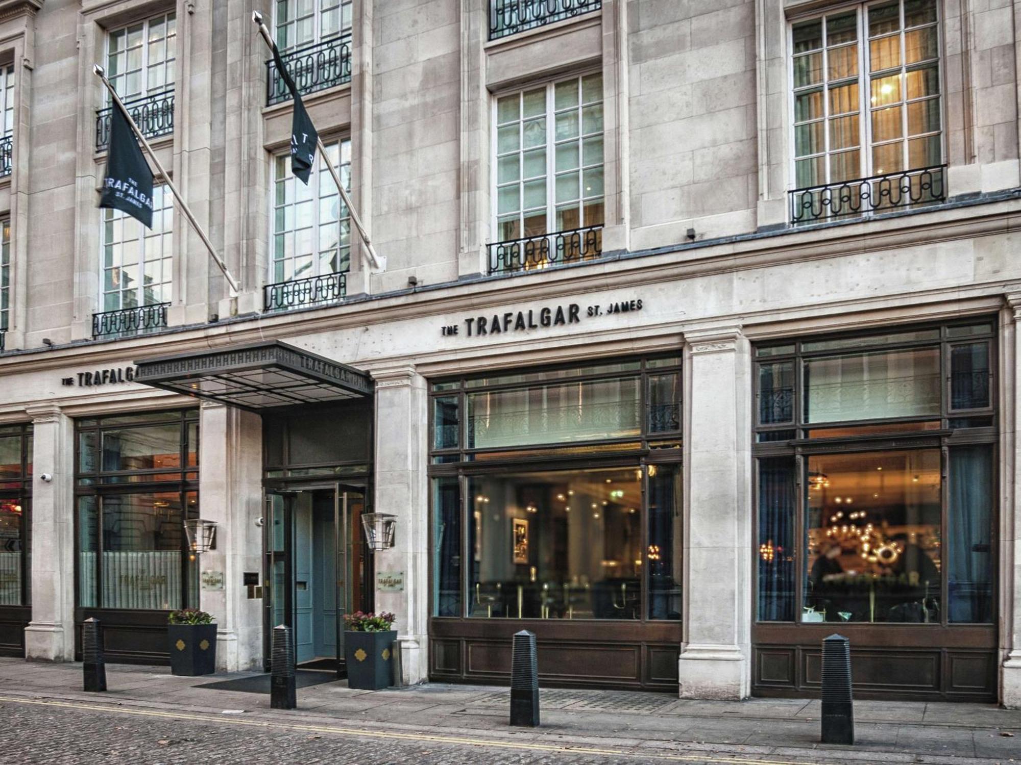 Hotel The Trafalgar St. James, Curio Collection By Hilton Londen