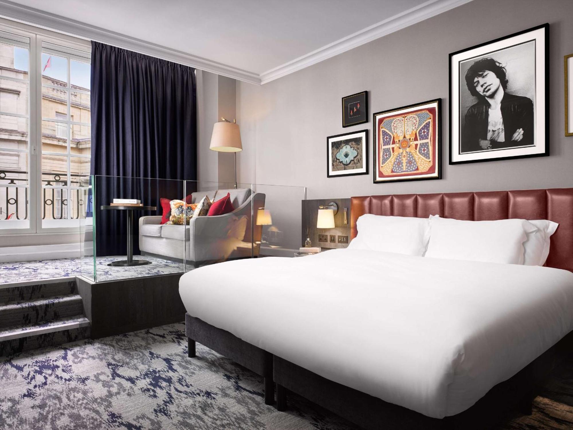 Hotel The Trafalgar St. James, Curio Collection By Hilton Londen