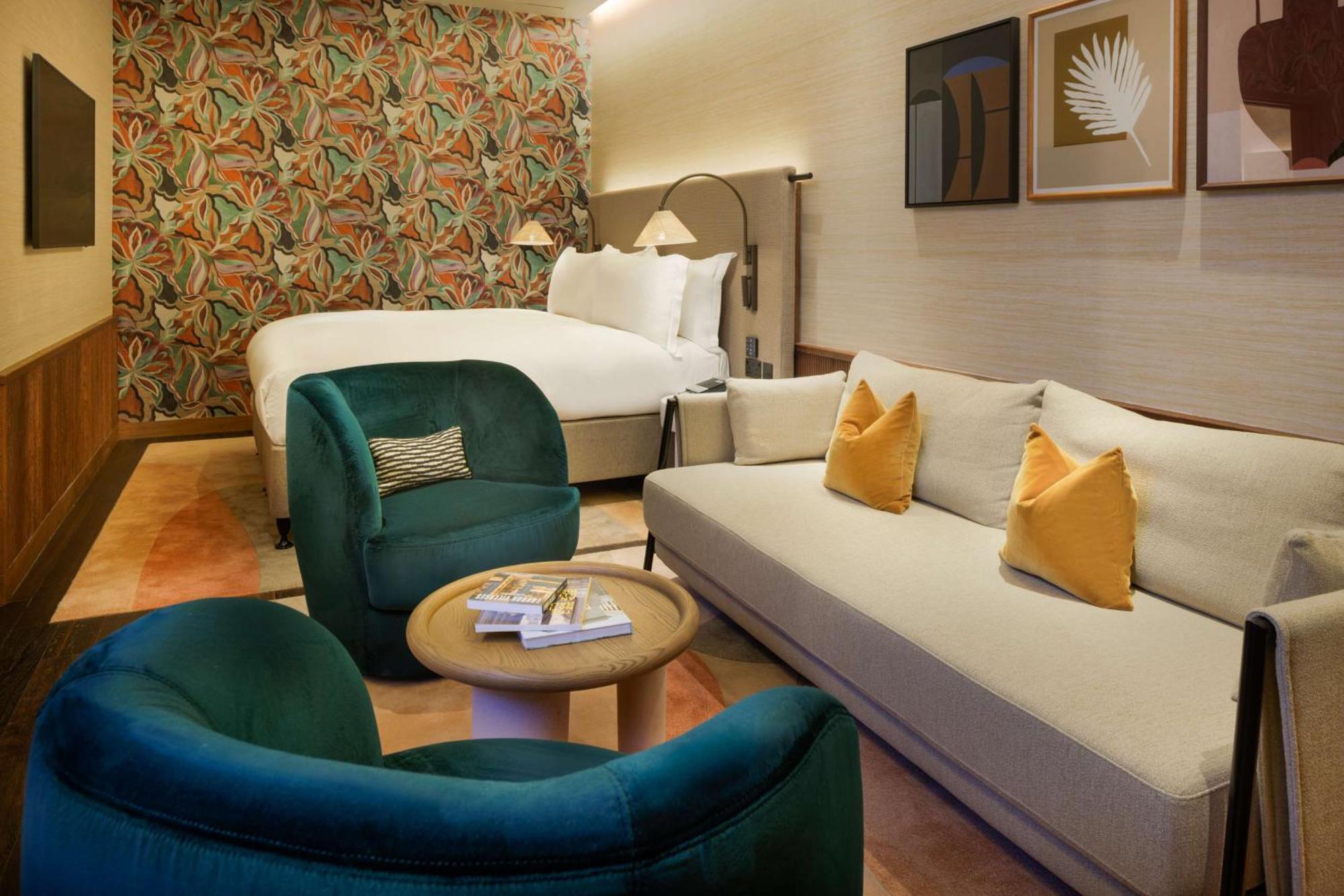 The Trafalgar St. James, Curio Collection By Hilton Londres
