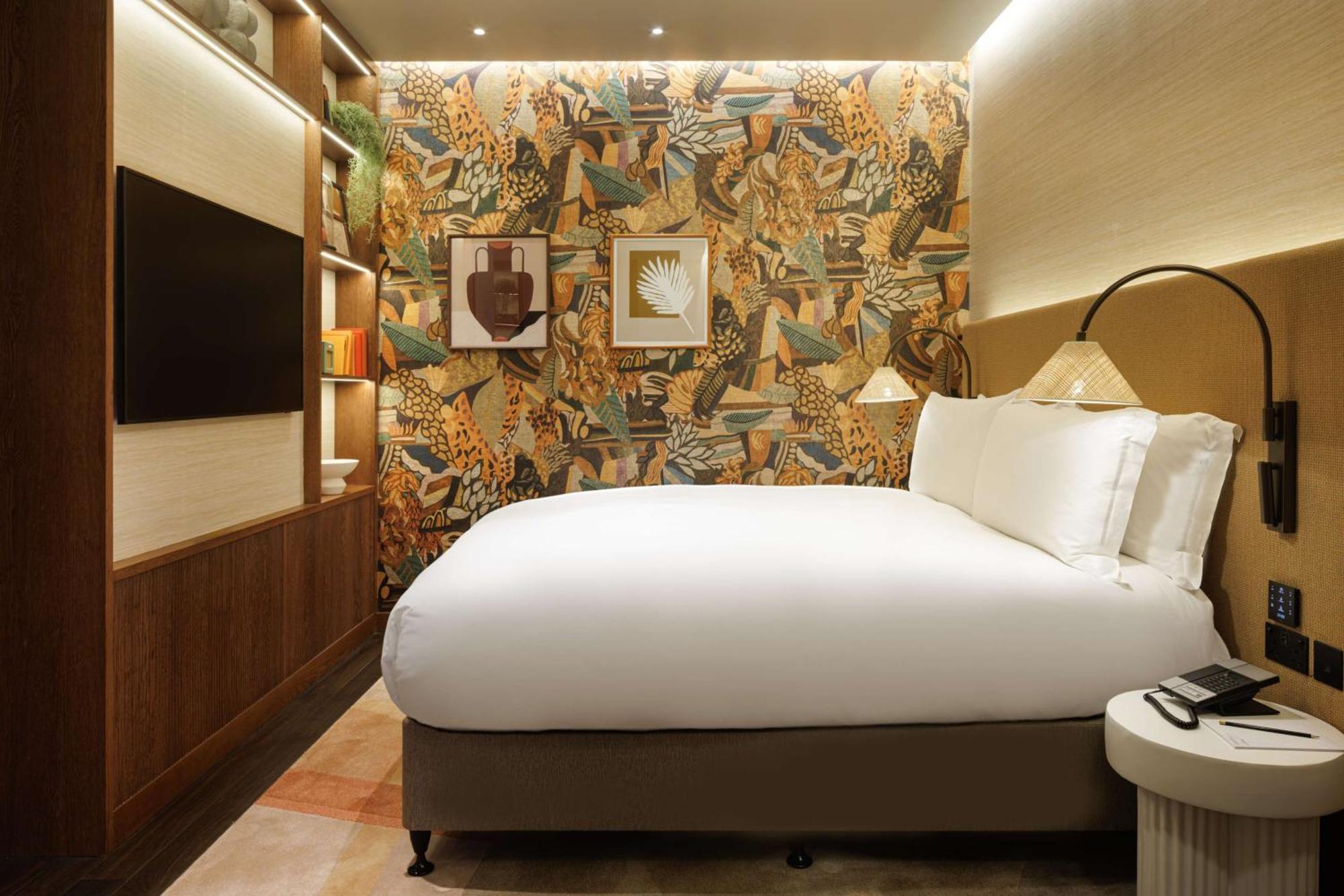 The Trafalgar St. James, Curio Collection By Hilton Hotel Londen